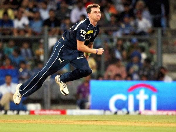 Dale Steyn bowling fastest IPL ball